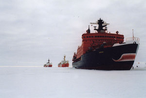  800px-Three_icebreakers_--_Yamal,_St_Laurent,_Polar_Sea.jpg