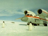  Ан-74 в Антарктиде.jpg