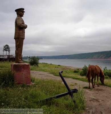  Пеледуй,памятник Папанину .jpg