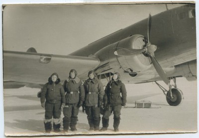 Экипаж у самолёта 1957г. 1.jpeg
