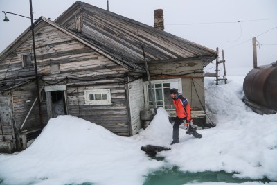  Yacht Peter I - Polar station, Rudolf Island4.jpg