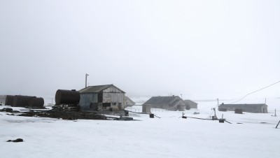  Yacht Peter I - Polar station, Rudolf Island1.jpg