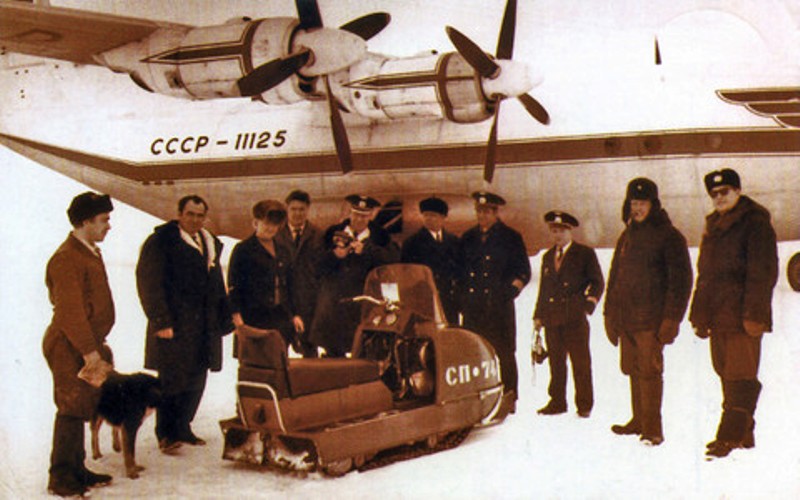 Ан-12 СССР-11125 на СП-22, май 1974 г.jpg