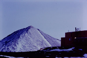 Details about  Ektachrome Transparency 35MM Slide South Pole Red Bldg Mtn McMurdo Station 1971.jpg