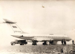  Технический рейс самолёта Ту134 в Чокурдах летом 1969 года.Командир самолёта в то время командир 235 правительственного отряда Борис Павлович Бугаев , вскоре ставший министром Гражданской Авиации Советского Союза.jpg