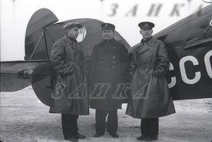  1936-03-24 Вдовенко экипаж Н-128 Махоткин  Ивашин Аккуратов слева копия.jpg
