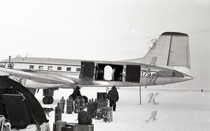  Вдовенко Ил-14 СССР-04179 на ледовом аэродроме СП-9 07 копия.jpg