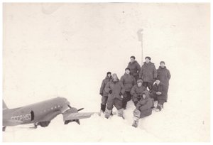  Н-533 002 сидит в центре 2-ой ряд В.П.Падалко.jpg
