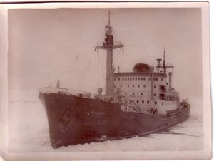  Сухогруз Енисей. Октябрь 1957.jpg