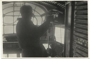  Аккуратов Валентин Иванович в штурманской кабине самолета Н-169.jpg