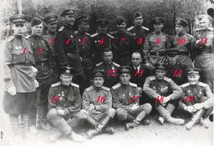  комсостав  1 АЭ 27 ГПОБ Макарочкин Веневидов кностр АКАБ Крапива 1944-1 копия.jpg